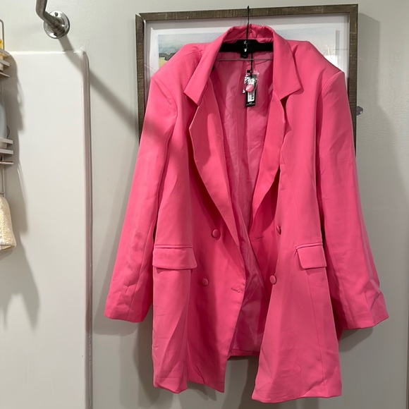 Plus-Sized Pretty Little Thing Blazer Dress - Picture 3 of 6